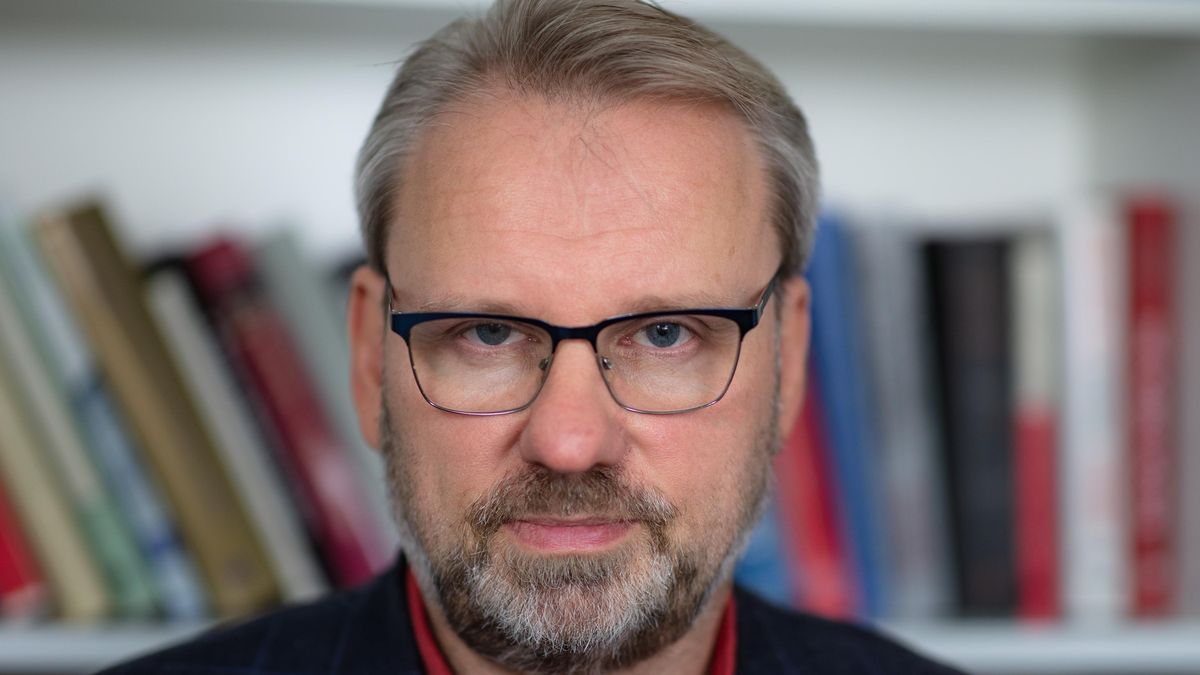 5:59 v originále: Wolfgang Münchau on the European Car Industry’s Conundrum